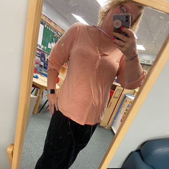Lucky Brand Tops - Lucky Brand XL Peach Top Lace